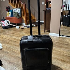 Gucci Black Modern Travel Luggage